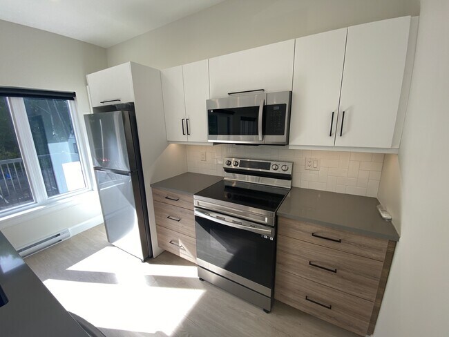 Photo du bâtiment - 180 Hillsborough Rd
