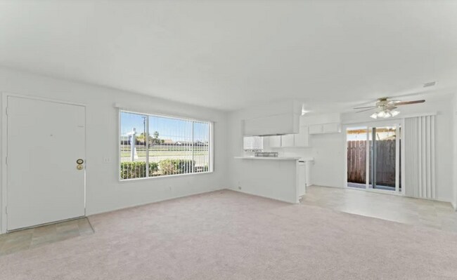 Foto del edificio - 8812-8814 North Bank Ave.
