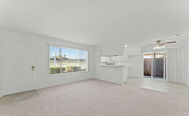 Foto del edificio - East Ventura Duplex – 2 Bedroom, 1.75 Bath...