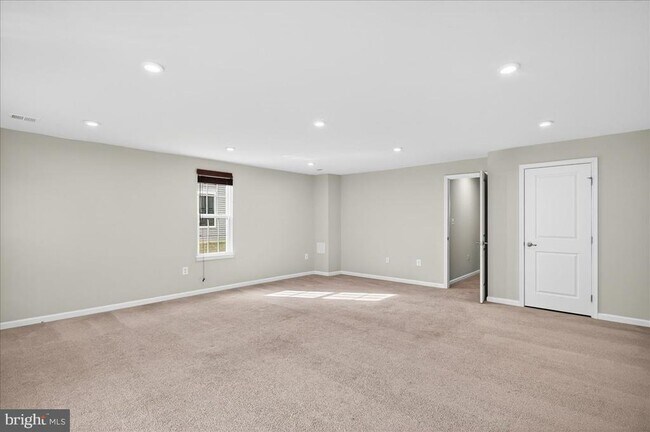 Foto del edificio - 8439 Devries Ln