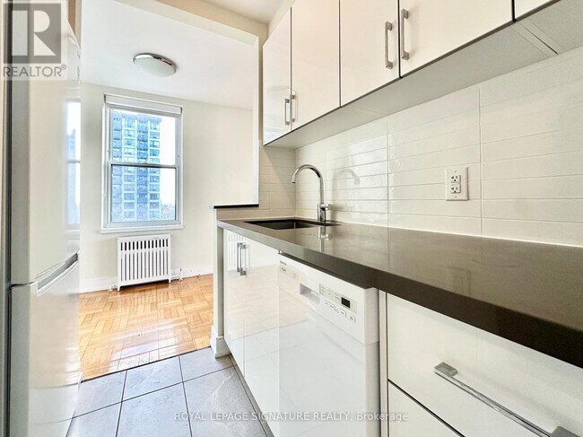 Photo du bâtiment - 1545 Bathurst St