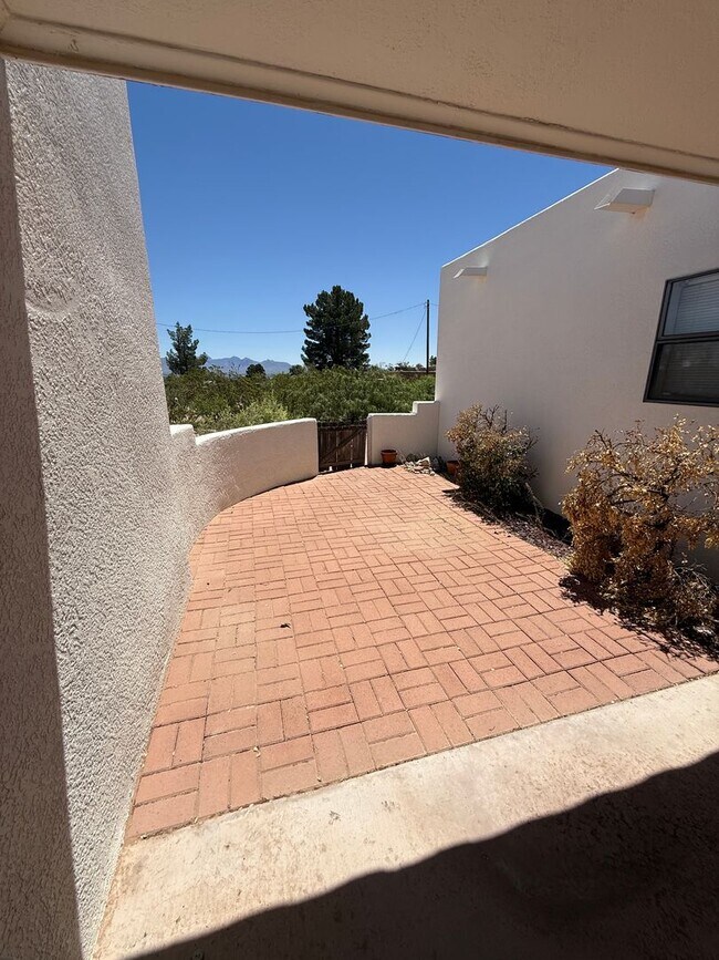 Foto del edificio - 6529 Justin Ln