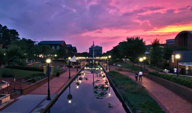 Foto del edificio - 1438 Wheyfield Dr