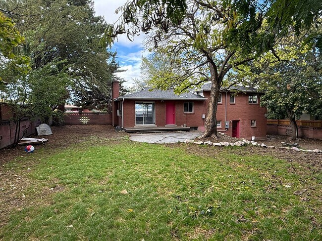 Building Photo - 5 Bedroom Home; Millcreek; 2800 sq ft; Large Fenced Yard