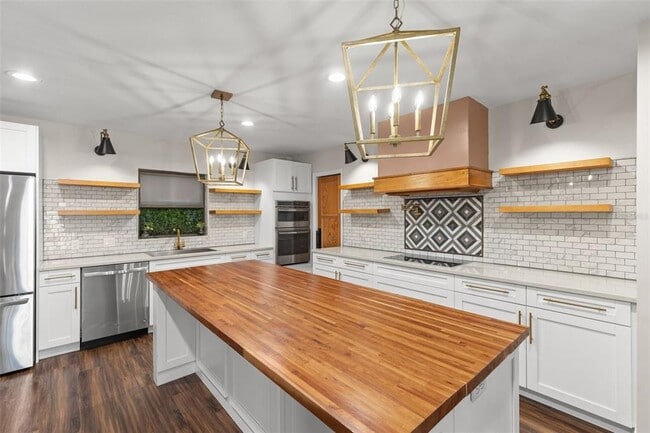 Foto del edificio - 16208 Armistead Ln
