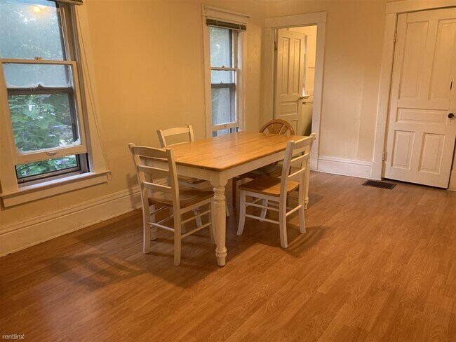 Foto del edificio - 4 br, 2 bath House - 1108 Michigan Ave Spa...