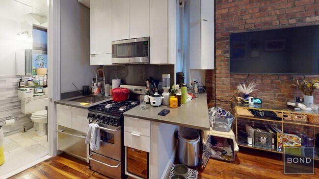 Foto del edificio - 246 Mott St