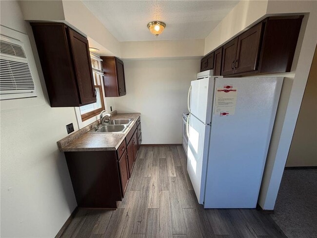 Building Photo - 706 1st St S