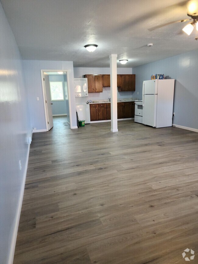 Apartments under 2,500 in Laurel, IN 2 Rentals