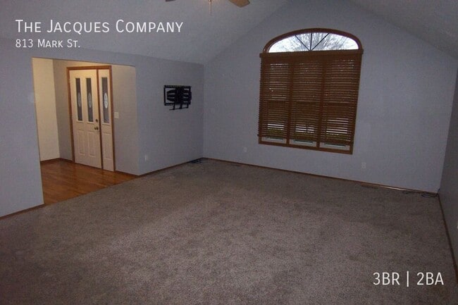 Foto del edificio - 813 Mark St