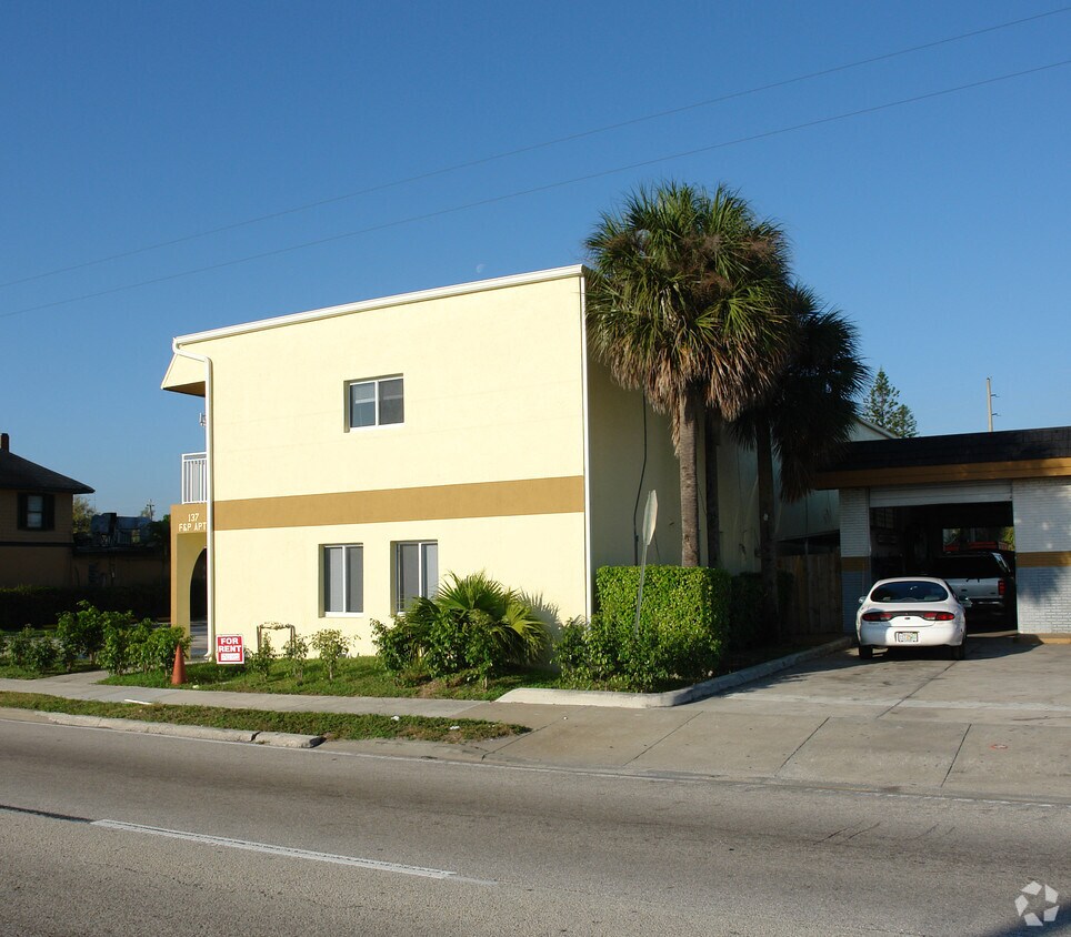 Foto del edificio - 137 N Federal Hwy