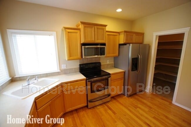 Building Photo - 1726 W Apgar Creek Dr