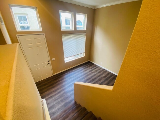 Foto del edificio - Move In Ready! 2 bedrooms 2.5 bath Townhom...