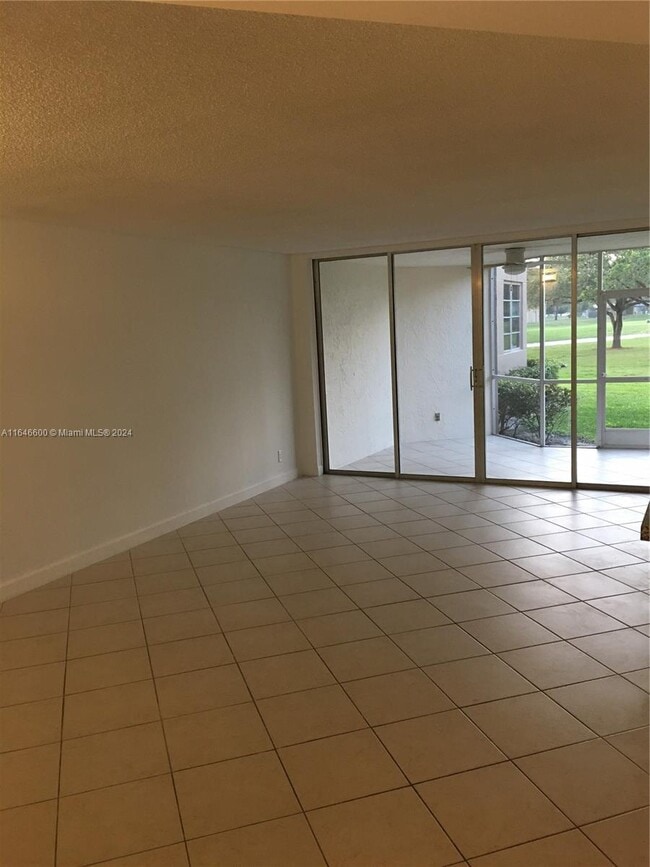 Foto del edificio - 9531 Seagrape Dr