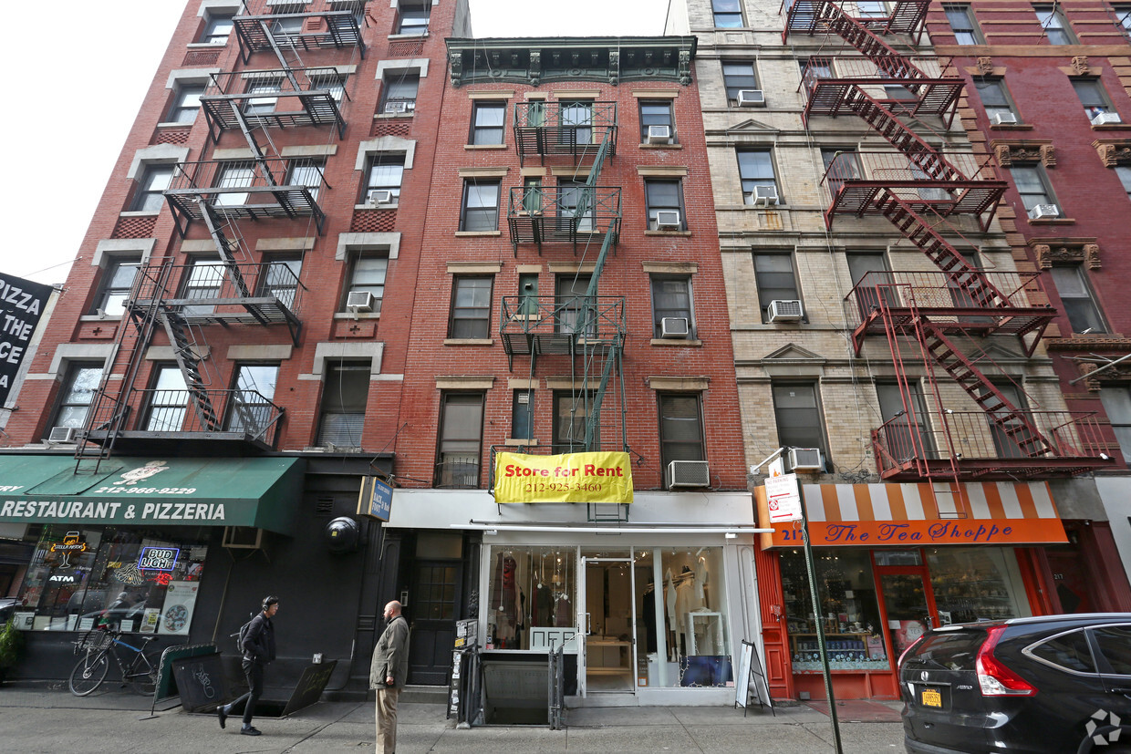 Building Photo - 215 Mulberry St