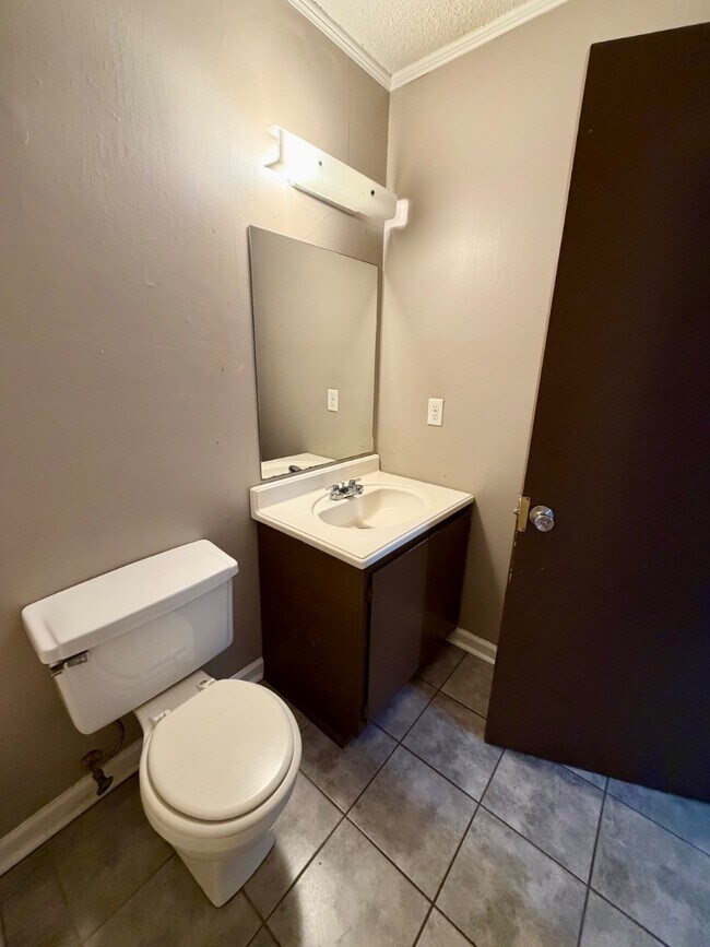 Building Photo - 416 Marigny Cir