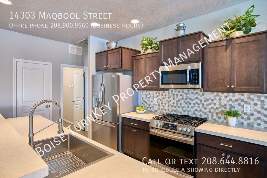 Primary Photo - 14303 Maqbool St