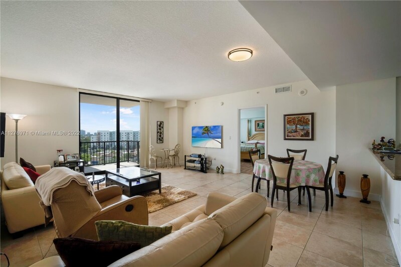 Foto principal - 55 Merrick Way