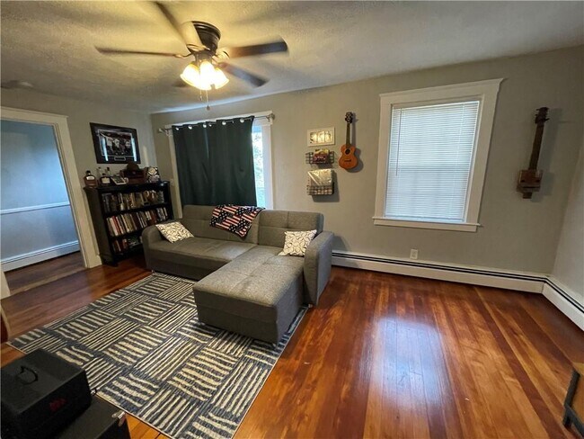 Foto del edificio - 71 Mt Pleasant View Ave