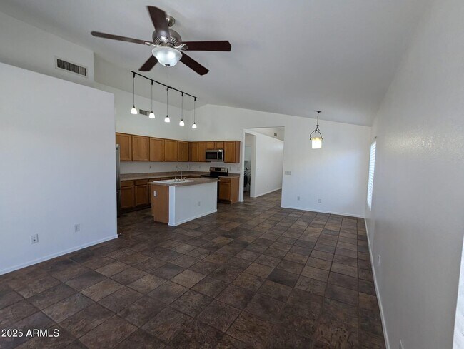 Building Photo - 9716 E Kiva Ave
