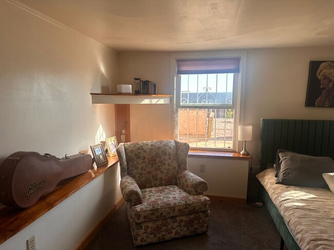 Building Photo - 26 Parma St