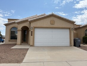 Building Photo - 3716 Almond Beach Dr
