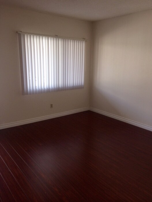 Foto del edificio - 11821 Magnolia Blvd.