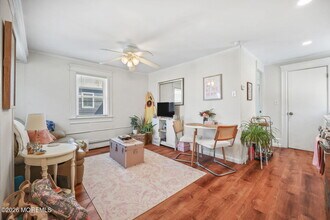 Building Photo - 208 4th Ave