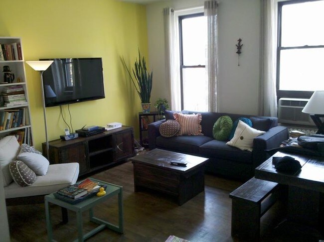 Building Photo - 222 West 15th Street