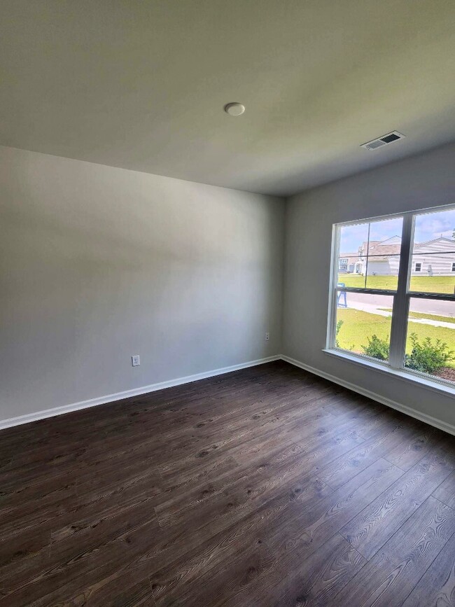 Building Photo - 2890 Ellesmere Cir