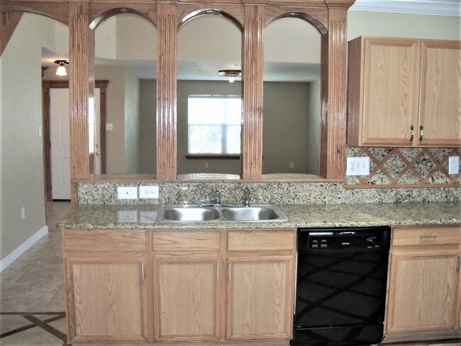 Building Photo - 2500 Spring Creek Dr