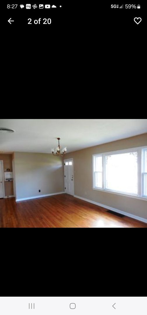 Foto del edificio - Great 4 bedroom with garage