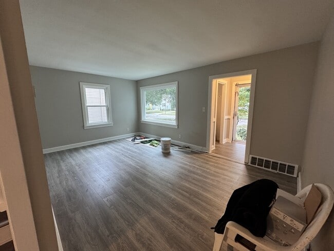 Foto del edificio - 458 E 272nd St