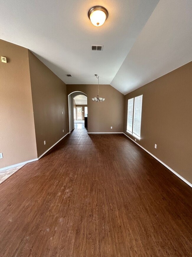 Building Photo - 4 Bedroom home in Burleson ISD