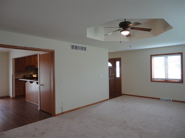 Building Photo - 417 Willow Ln