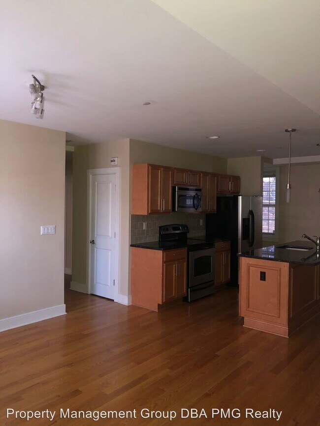 Building Photo - 2 br, 2 bath Apartment - 4300 Spruce St #A102