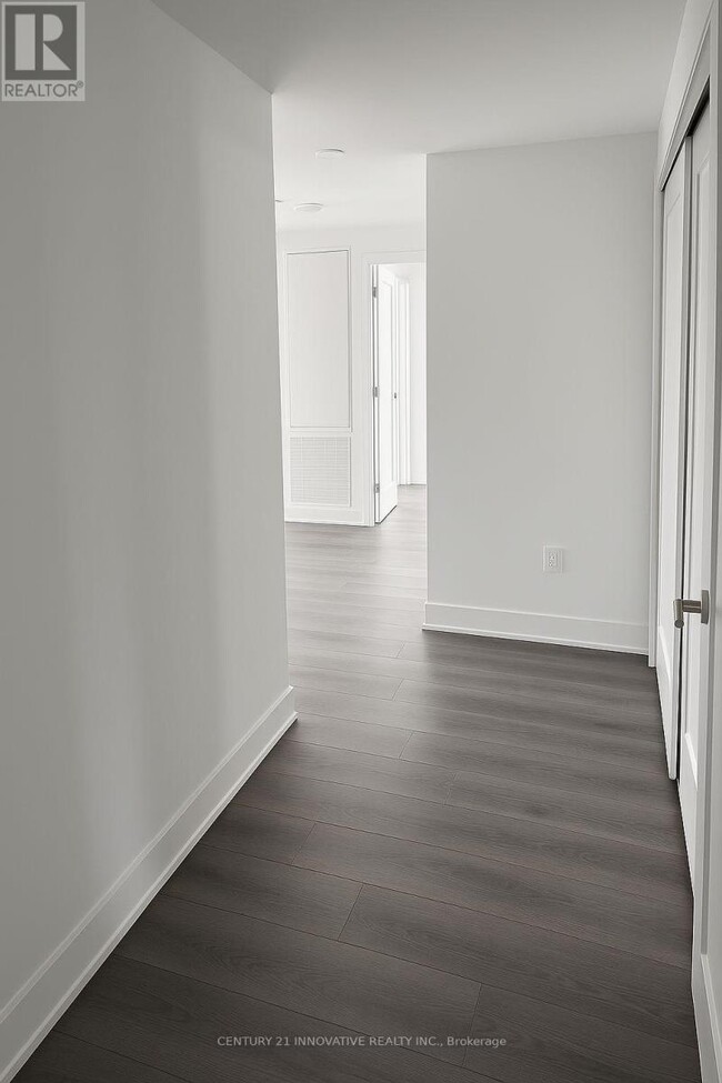 Building Photo - 2545 Simcoe St N