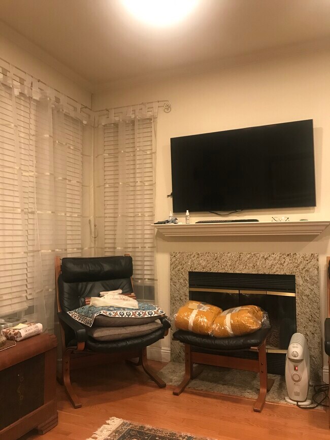 2 bedroom 2.5 bathroom townhouse - 314 Commodore Dr