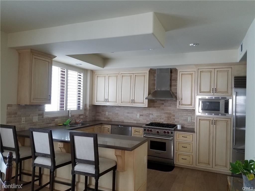 Foto principal - 140 S Oakhurst Dr