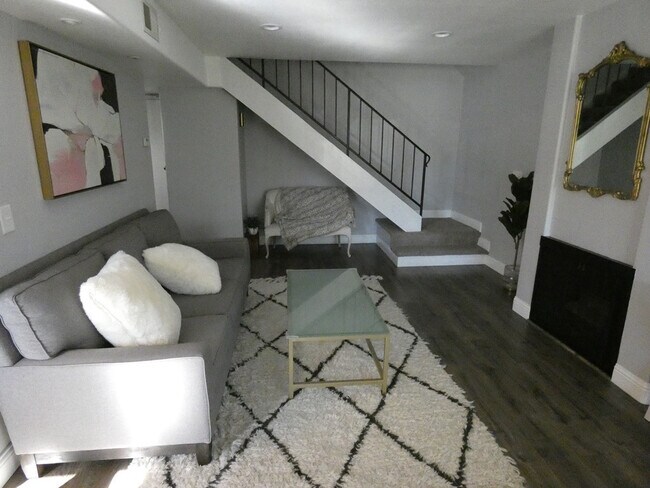 Building Photo - Knollwood Terrace Townhome in Orcutt Area