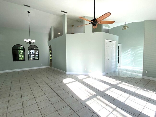 Foto del edificio - Charming Home in Spruce Creek Fly In!