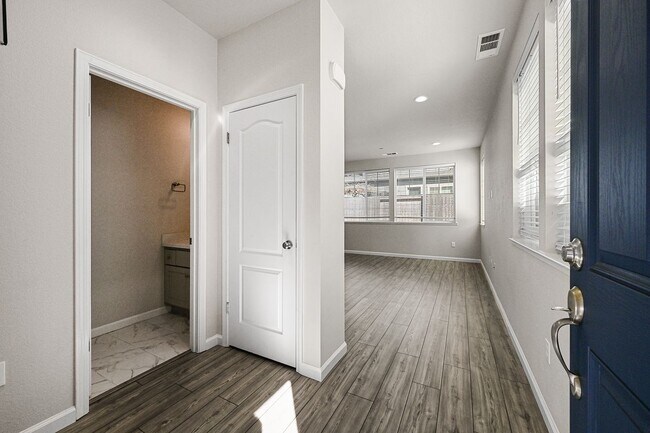 Building Photo - 1477 Cecilia Dr