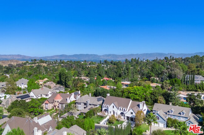 Building Photo - 4608 Westchester Dr