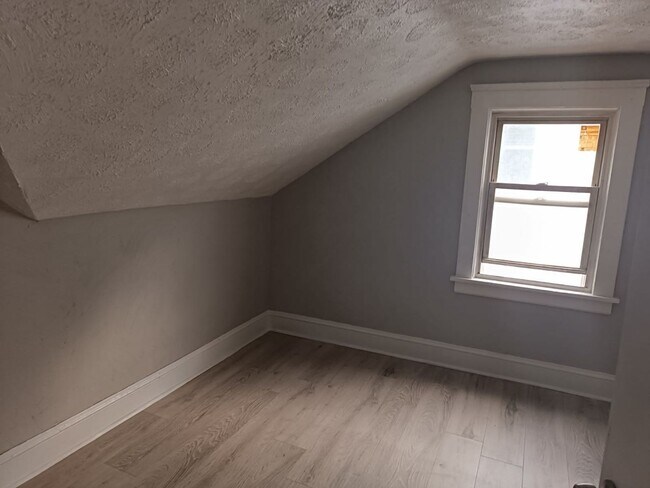 Foto del edificio - 3246 W 44th St