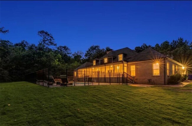 Foto del edificio - 6043 Giles Rd