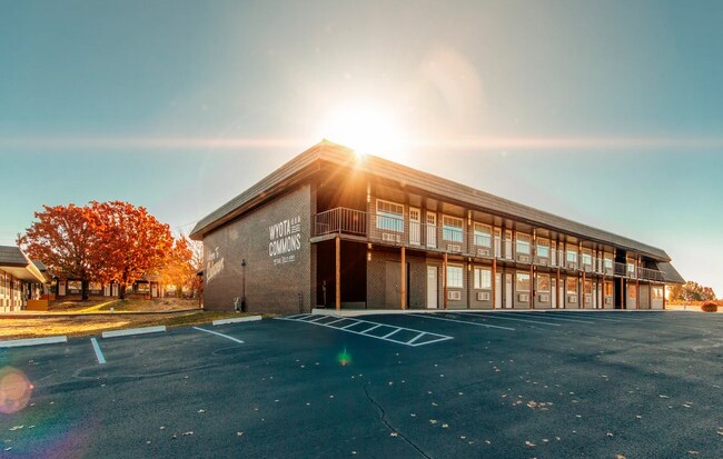 Building Photo - 1221 Millcreek Rd