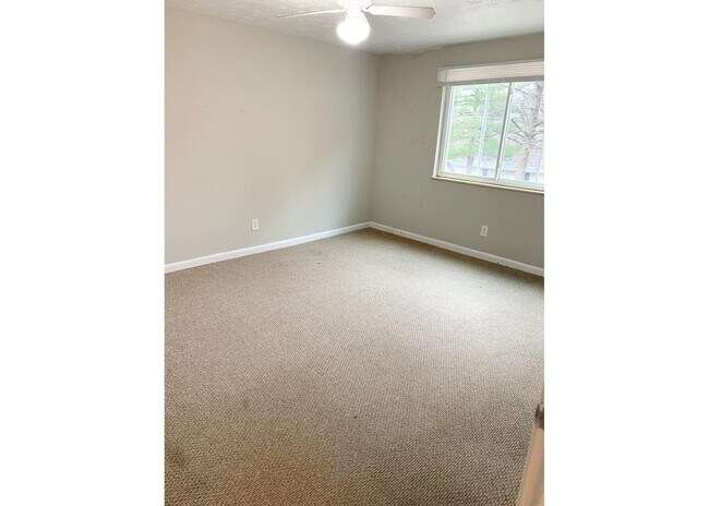 Building Photo - 525 Lowell Ave