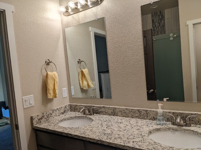 Foto del edificio - 11127 Paradise Ln