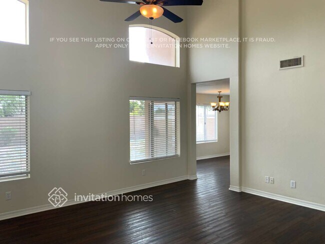 Building Photo - 6887 W Via Del Sol Dr