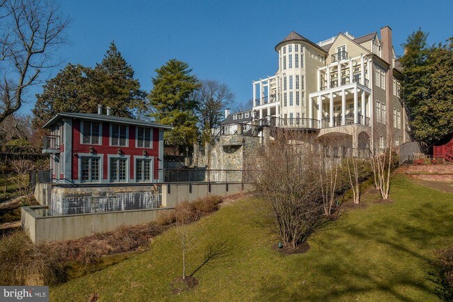 Building Photo - 3101 Chain Bridge Rd NW